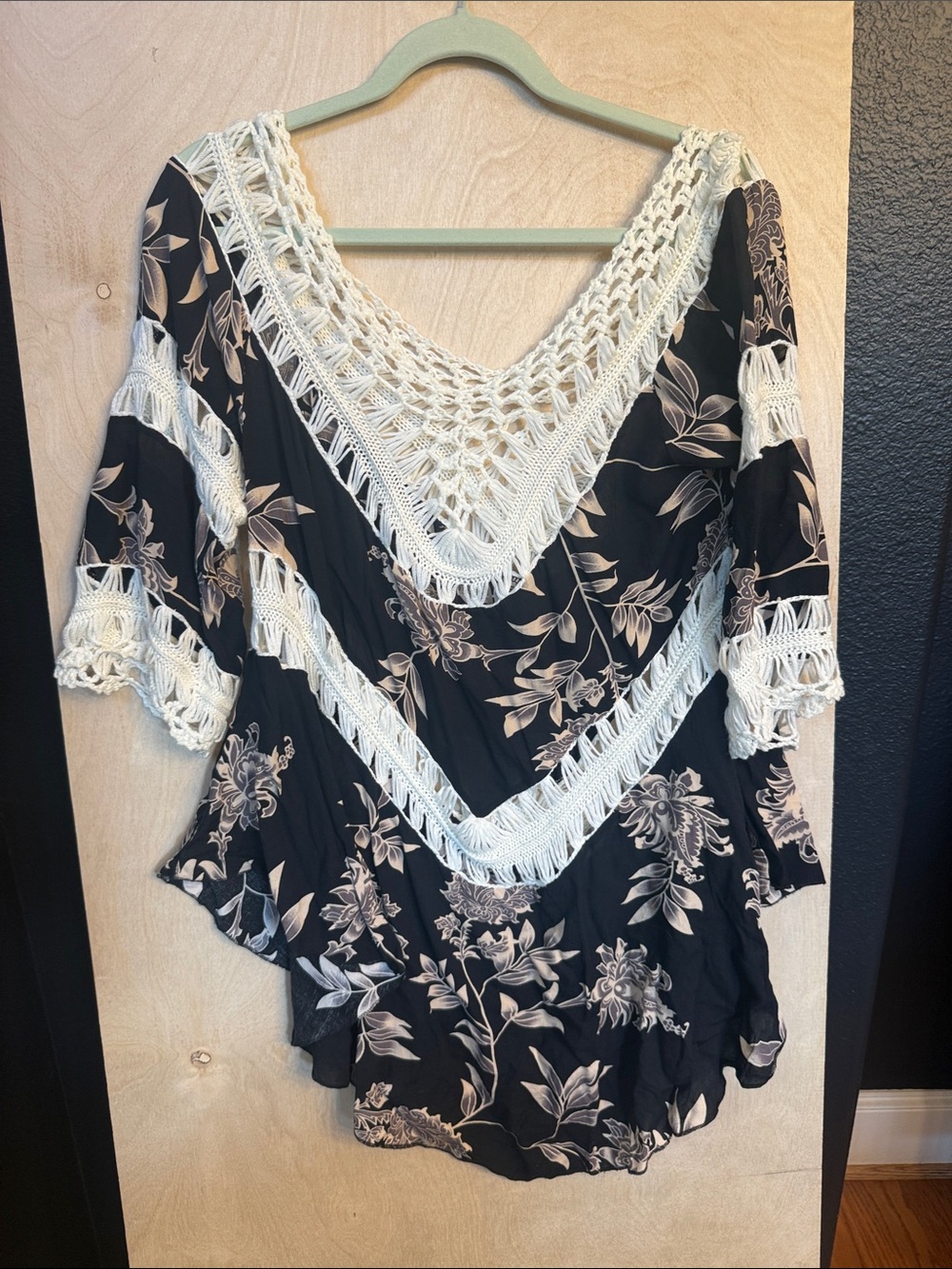 Cupshe Black Floral V-Neck Crochet Trim Tunic - Cream Trim swim cover up